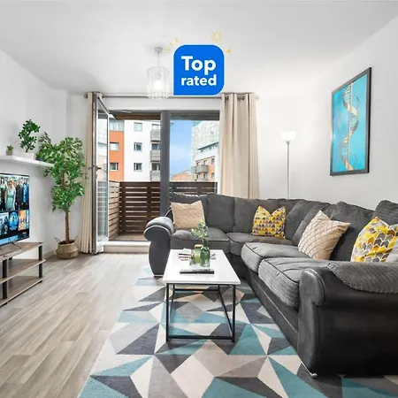 Centre - Private Balcony - Rated * Birmingham