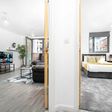 Centre - Private Balcony - Rated Apartman Birmingham